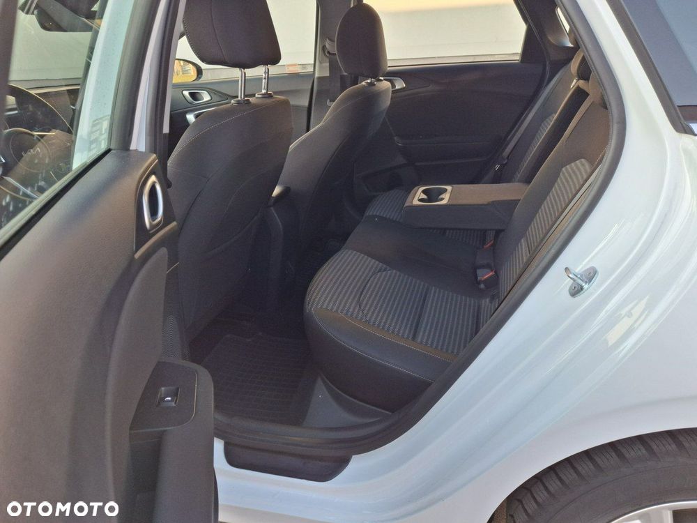 Kia Ceed 1.5 T-GDI M - 17