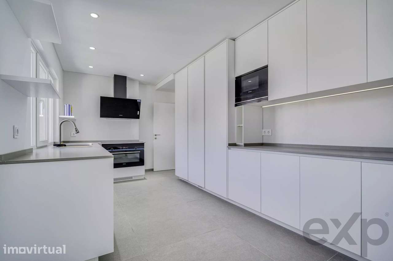 A estrear Penthouse T4+1  220 m2, 3 Varandas , 2 estacionamentos - Grande imagem: 2/60