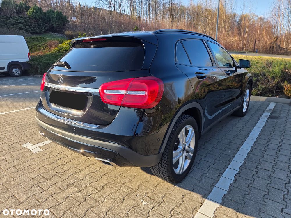 Mercedes-Benz GLA 220 d 4Matic 7G-DCT Style - 29