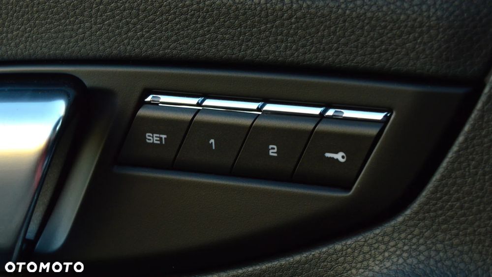 Porsche 718 Cayman - 21