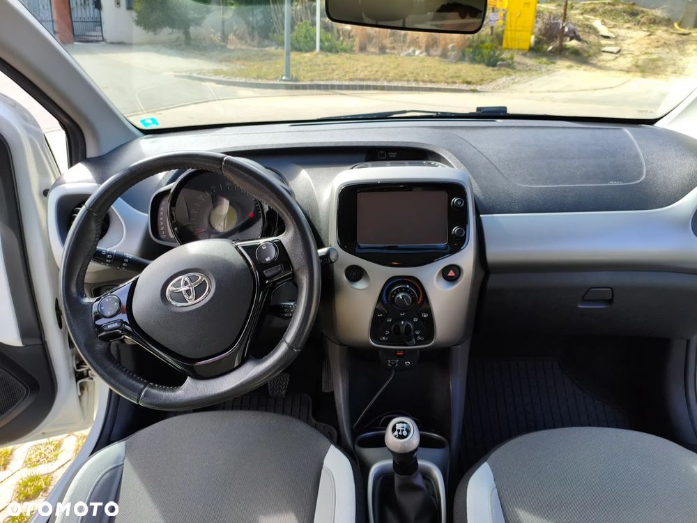 Toyota Aygo x-play - 13