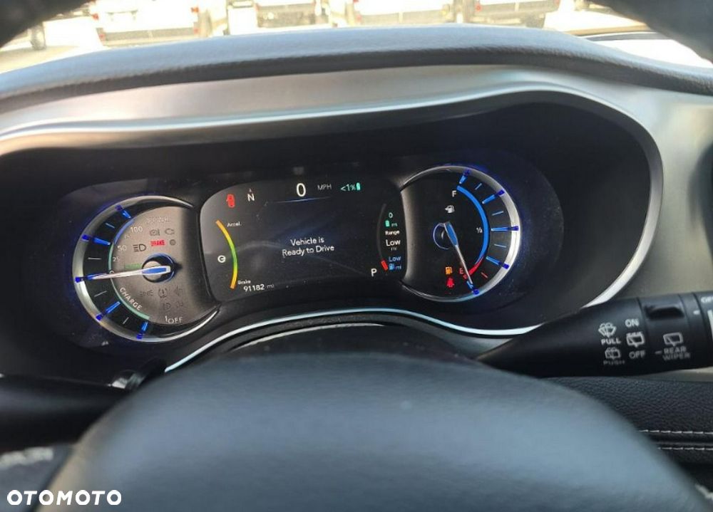 Chrysler Pacifica - 9