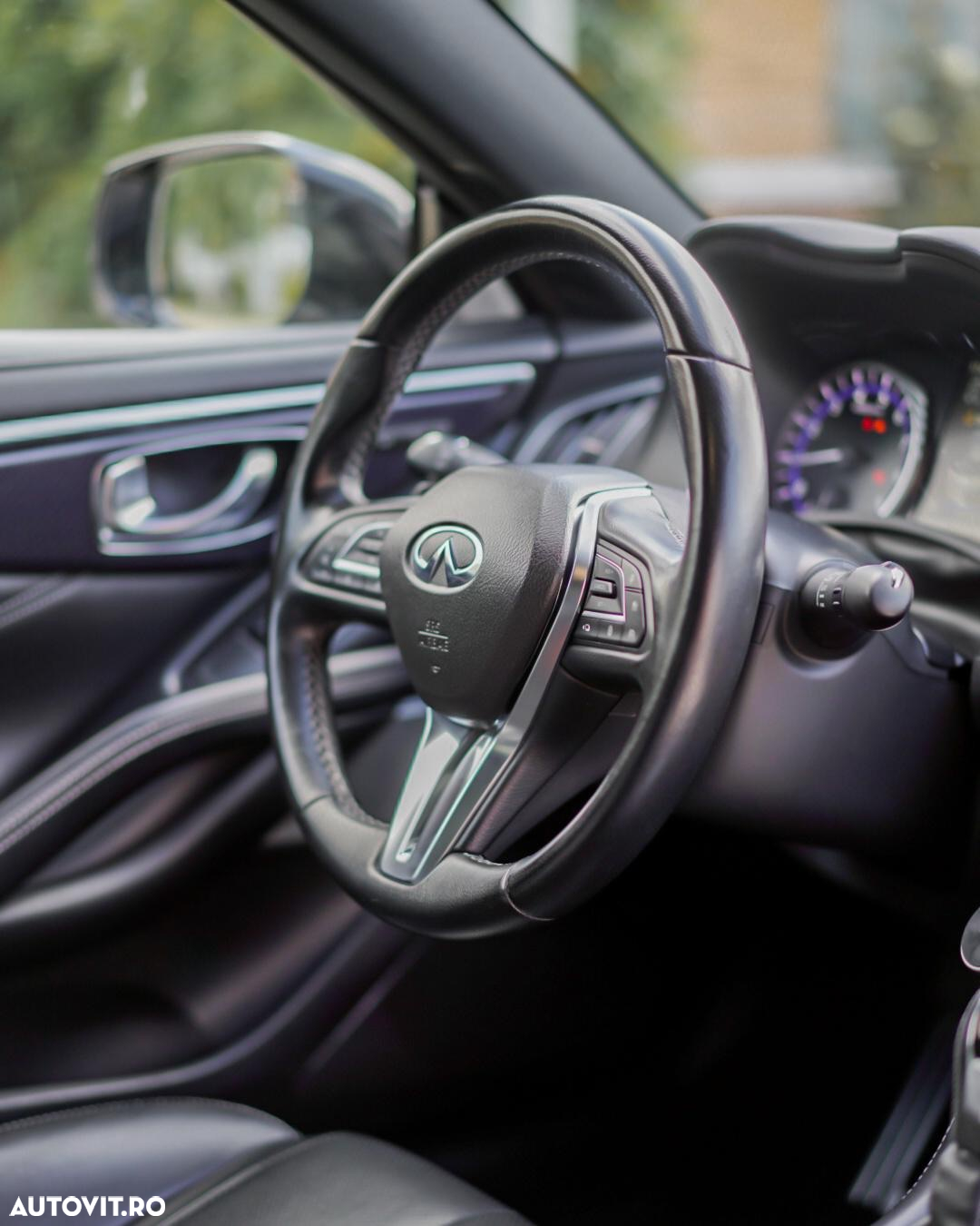 Infiniti Q60 - 17