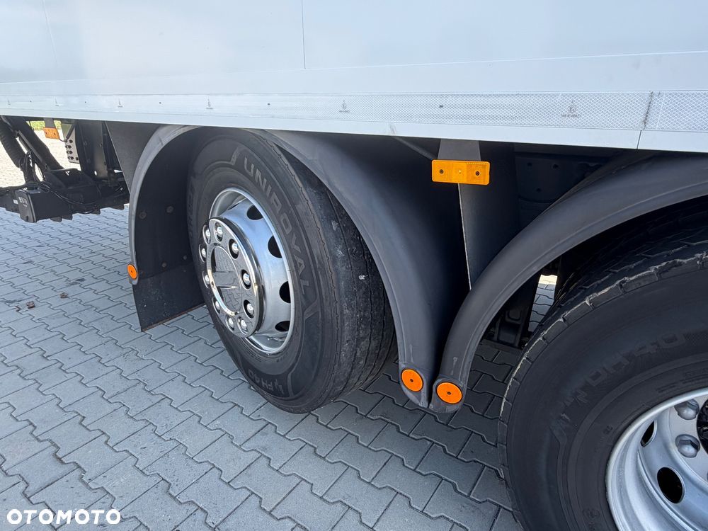 Iveco STRALIS 420 / HI-WAY / KONTENER / WINDA / 23 EUROPALETY / EURO 6 / AUTOMAT / 6x2 / OŚ SKRĘTNA / PODNOSZONA / 2019 ROK / SPROWADZONY - 23