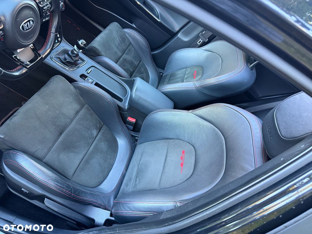 Kia Ceed 1.6 T-GDI GT-Track - 14