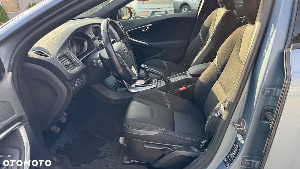 Volvo V40 T3 - 24