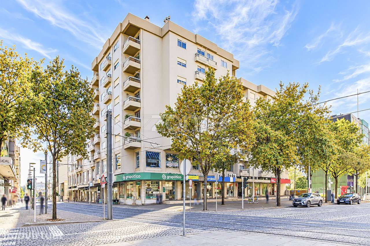 Apartamento T2+1 com varanda, no Centro da Maia. - Grande imagem: 2/34