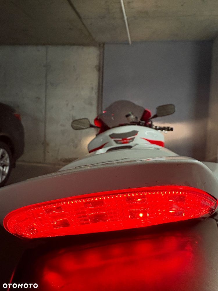 Honda CBR - 8