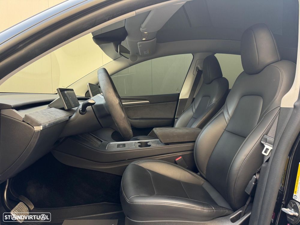 Tesla Model Y Long Range Dual Motor AWD - 52
