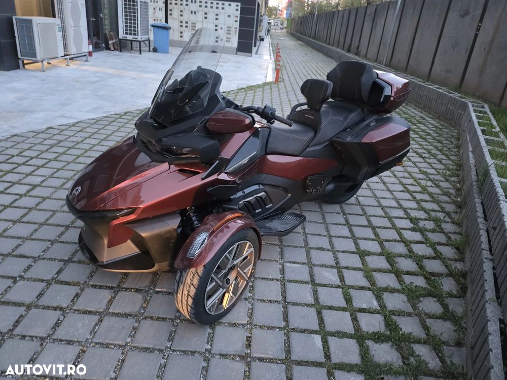 Can-Am Spyder - 15