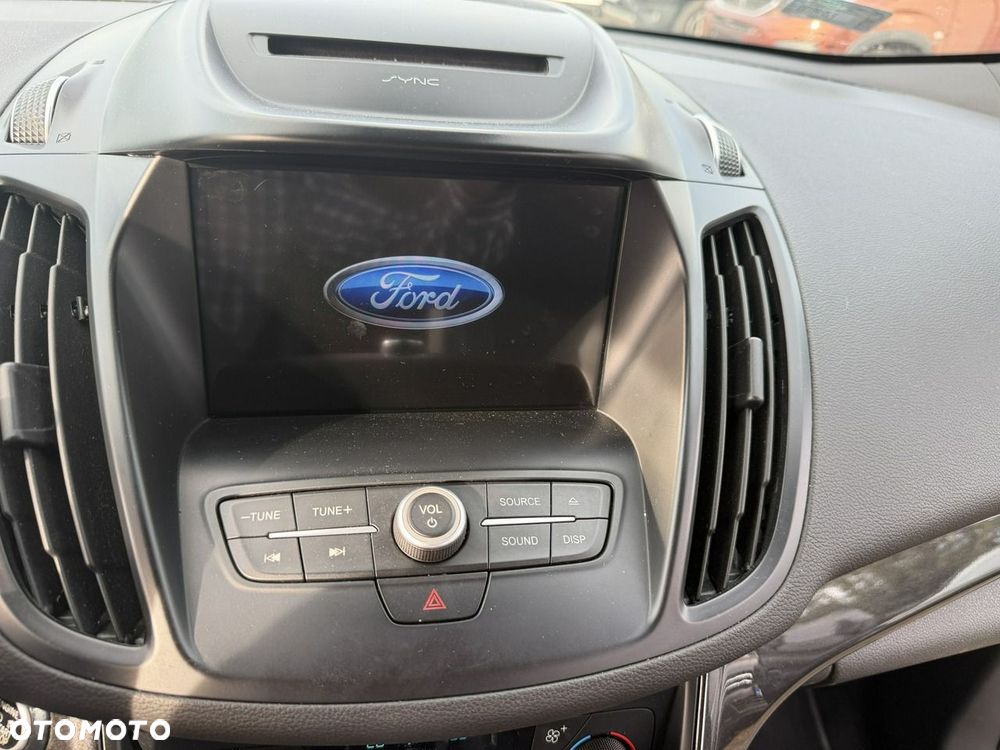 Ford Kuga - 24
