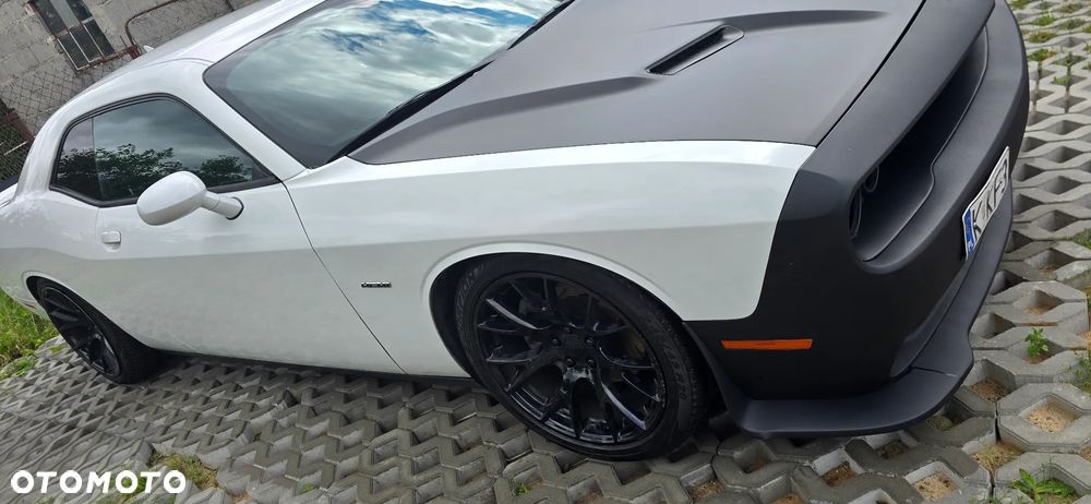Dodge Challenger - 15