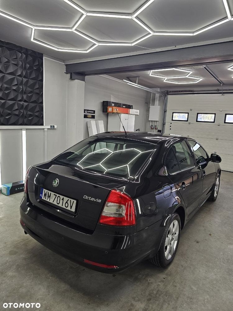 Skoda Octavia 1.6 Elegance - 40