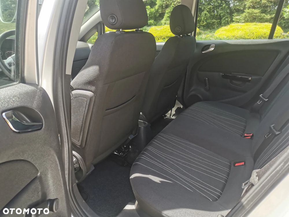 Opel Corsa 1.4 16V Satellite - 11