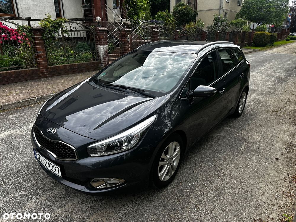 Kia Ceed 1.6 GDI Dream Team Edition - 5