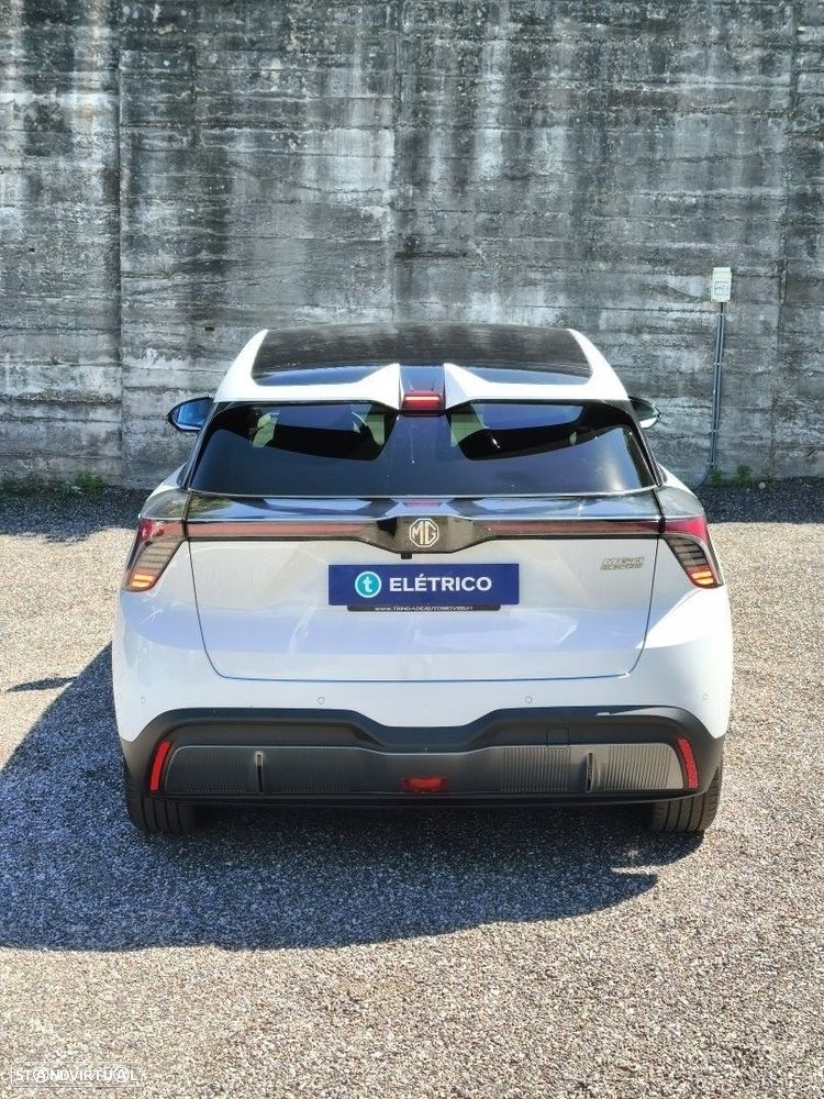 MG MG4 64 kWh Luxury - 12