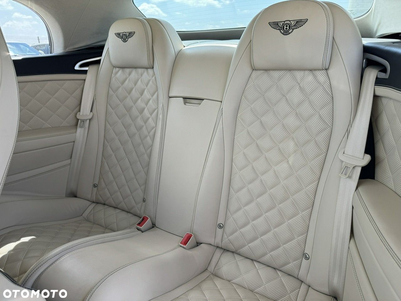 Bentley Continental GT - 29