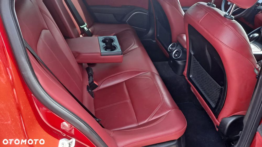 Alfa Romeo Giulia 2.0 Turbo 16V AT8 Veloce Ti - 12