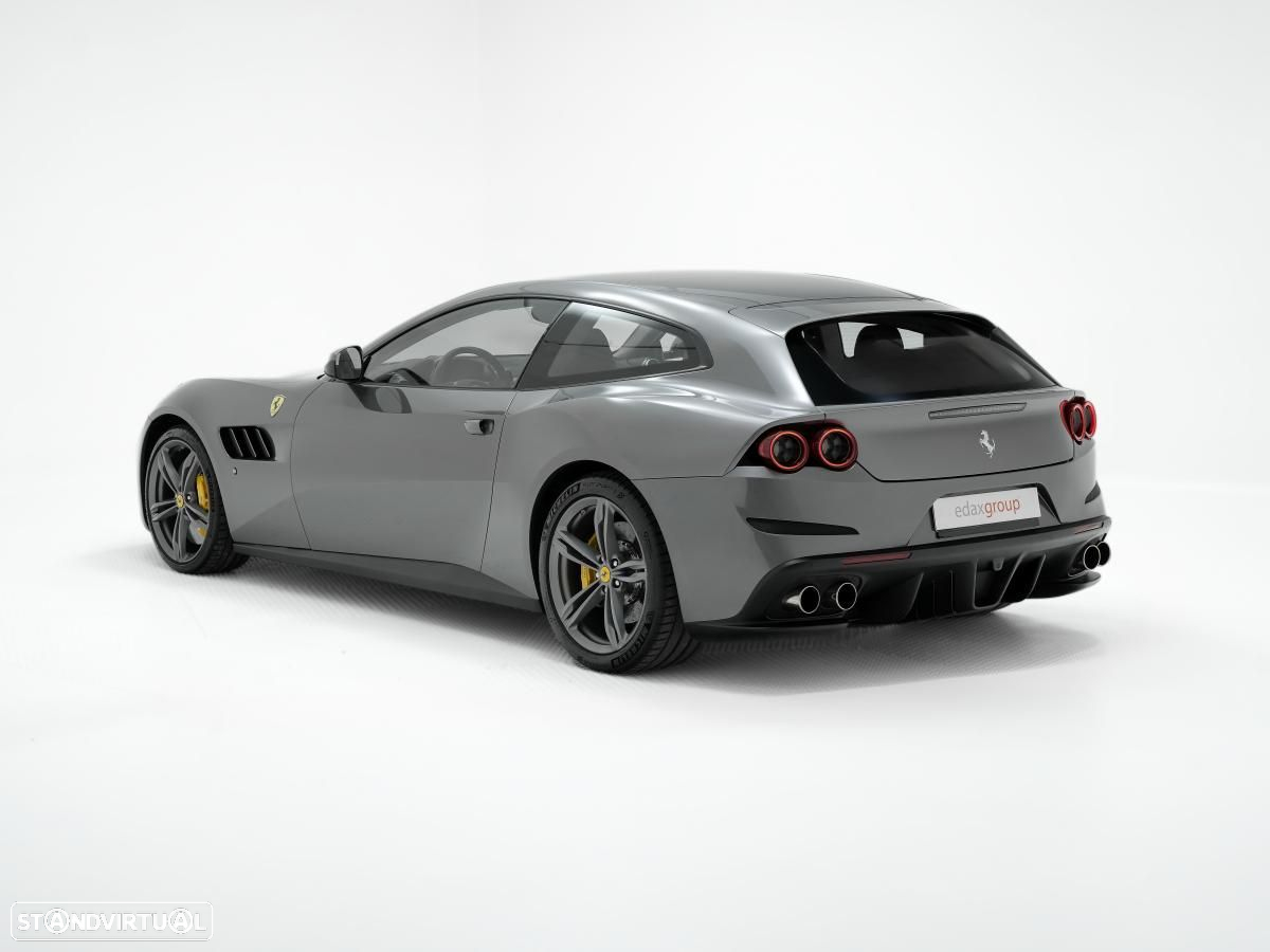 Ferrari GTC4 Lusso - 4