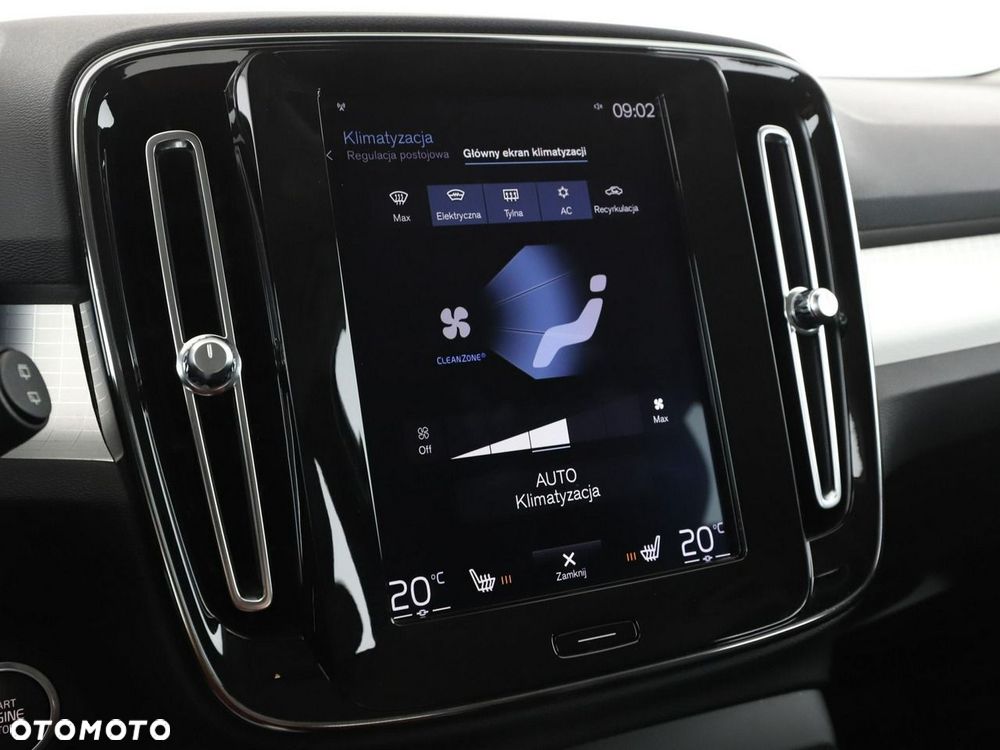 Volvo XC 40 D4 AWD Momentum Pro - 28