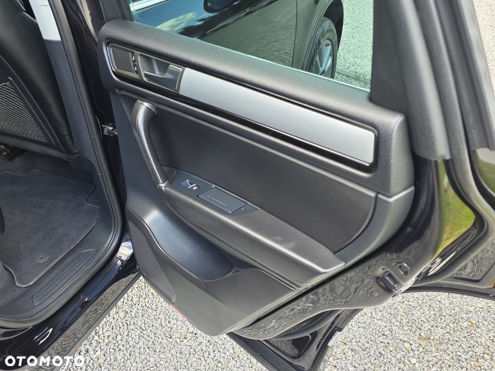 Volkswagen Touareg - 32
