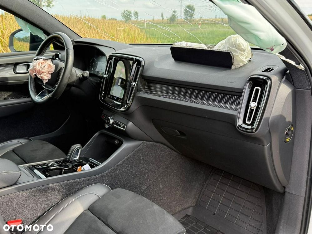 Volvo XC 40 B4 B AWD DKG RDesign - 18