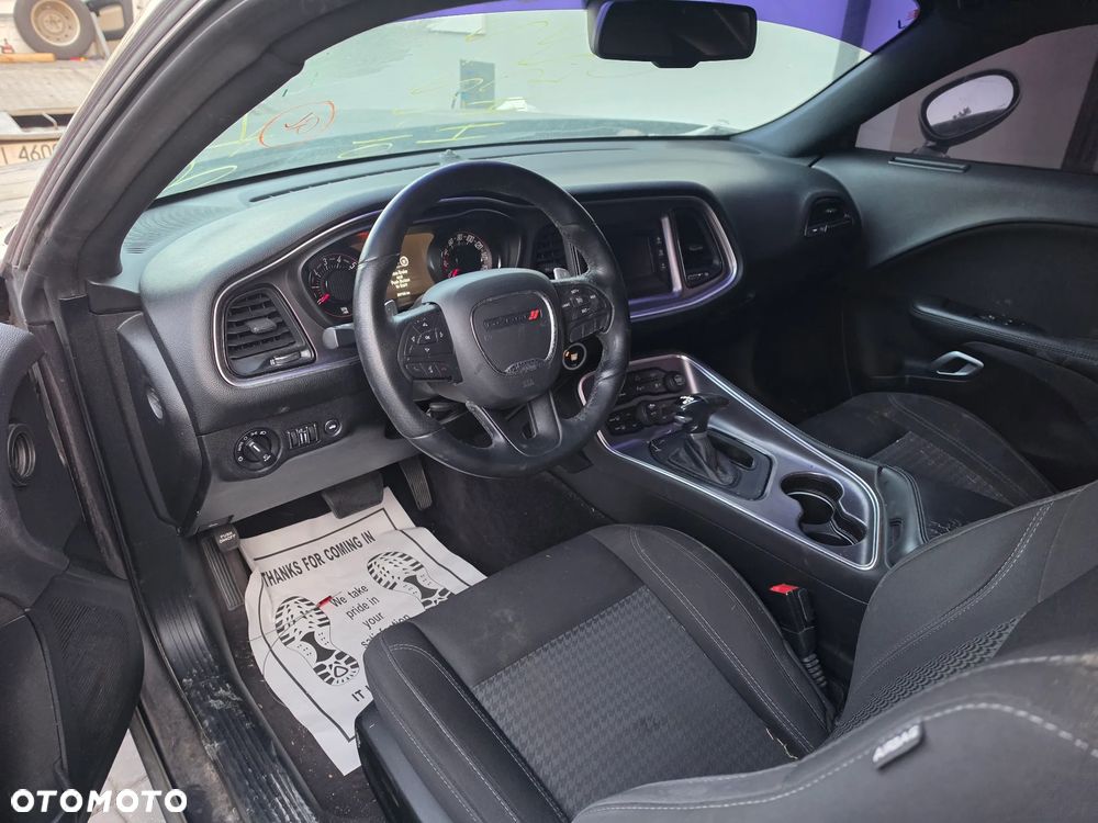 Dodge Challenger - 9