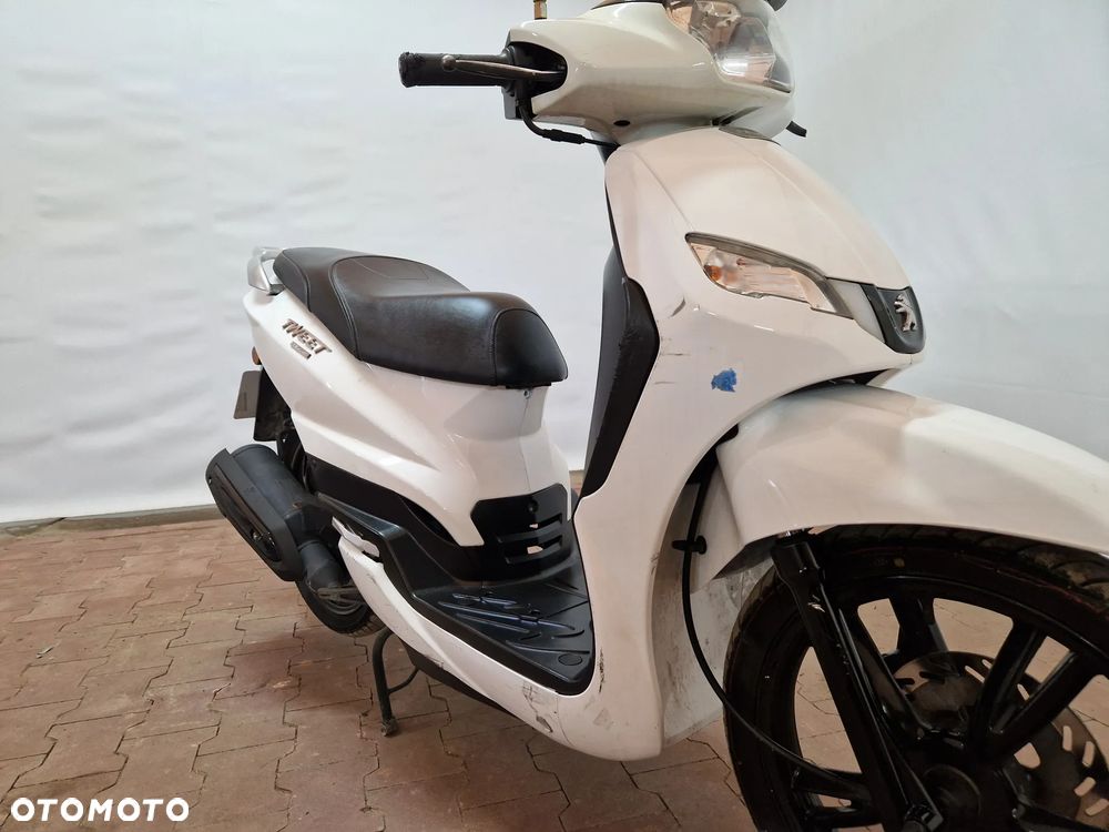 Peugeot Tweet - 15