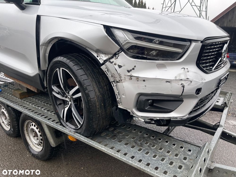 Volvo XC 40 D4 AWD Geartronic R-Design - 17
