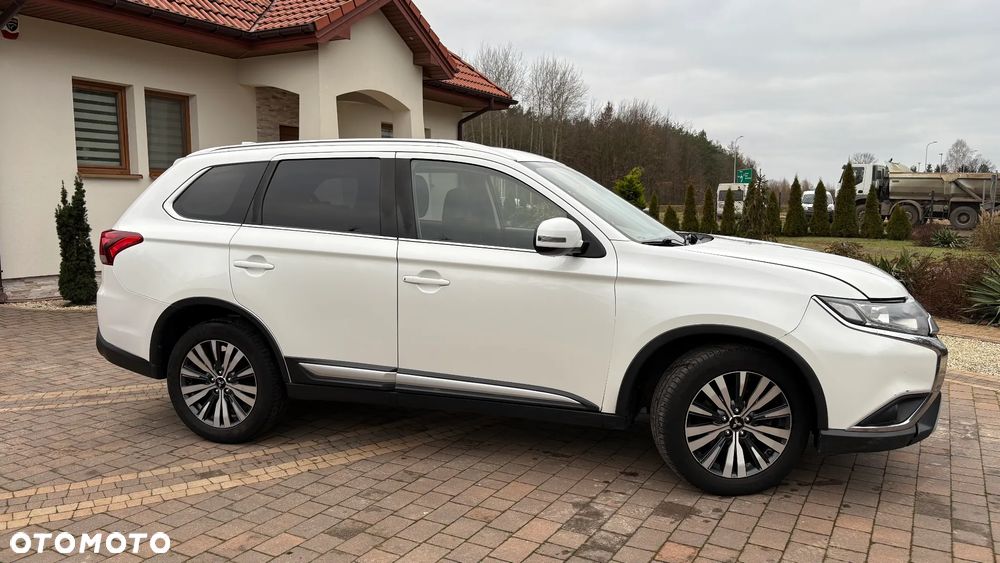 Mitsubishi Outlander 2.0 Intense 4WD CVT - 9