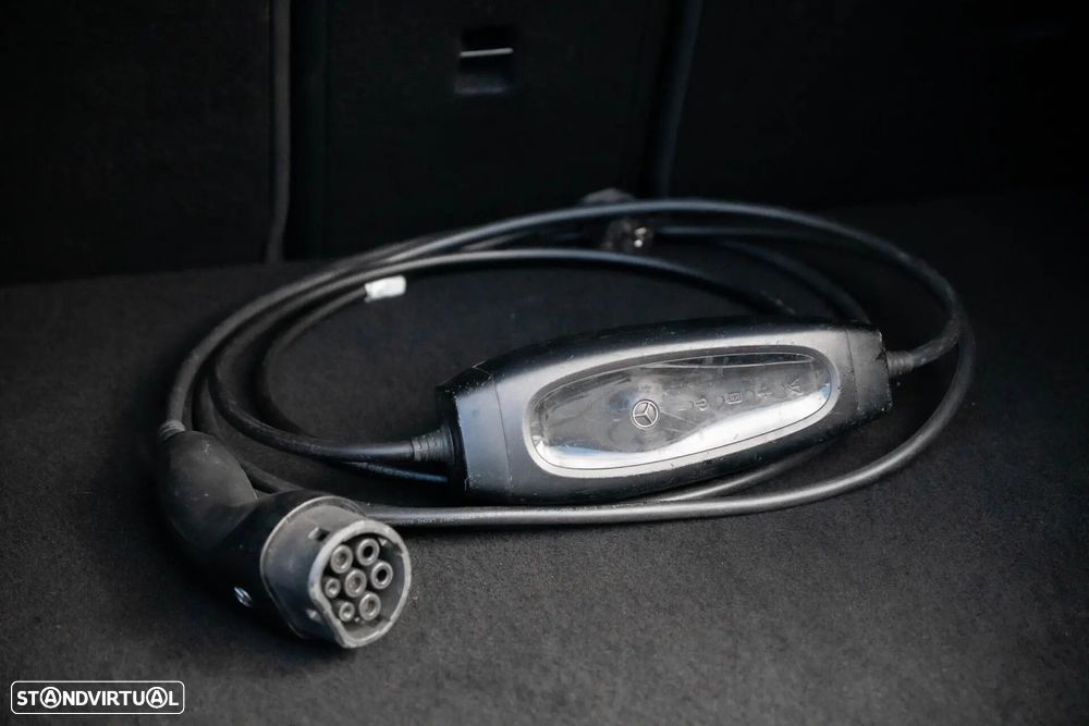 Mercedes-Benz A 250 e 8G-DCT Edition AMG Line - 12