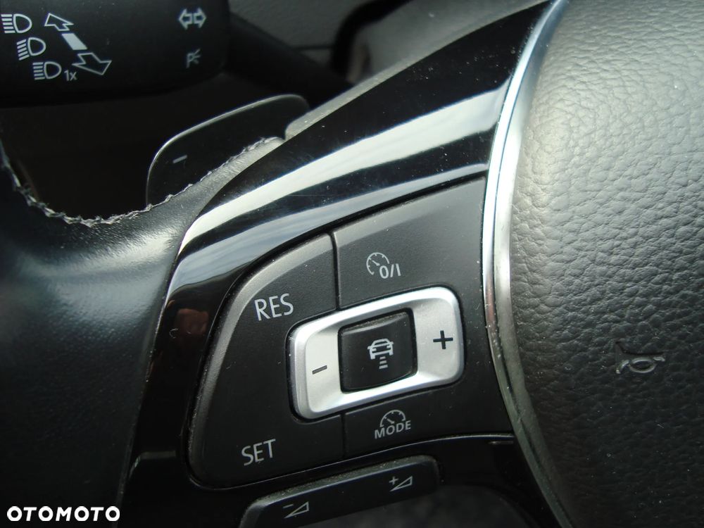 Volkswagen Passat 2.0 TDI (BlueMotion Technology) DSG Comfortline - 24