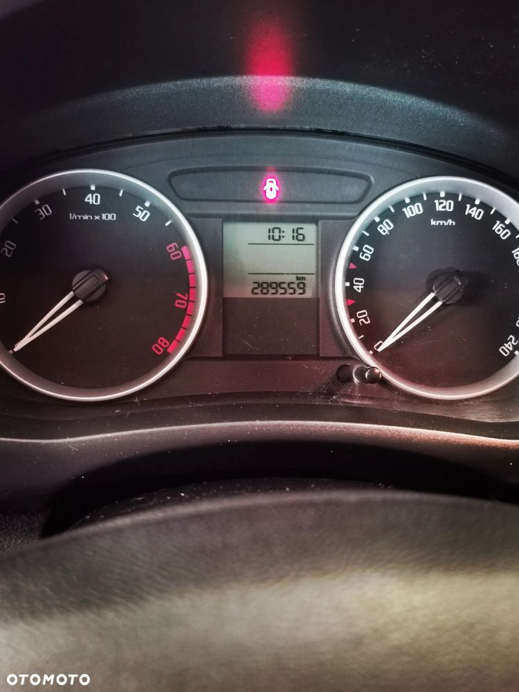 Skoda Fabia 1.4 16V Sport - 12