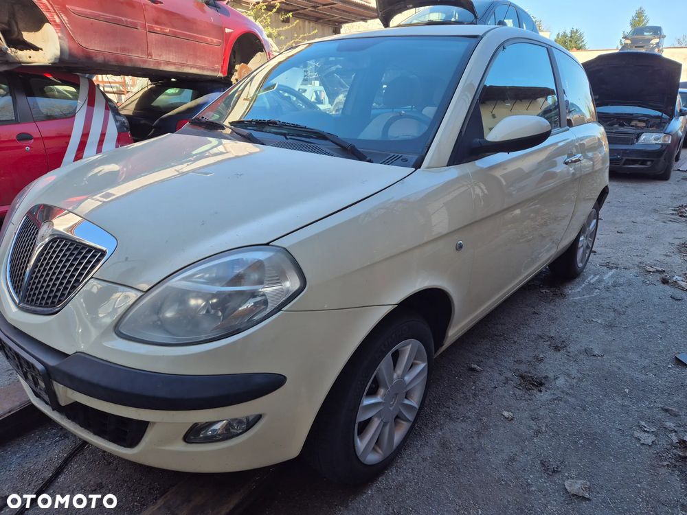 LANCIA YPSILON  Części , maska, zderzak, lampy, błotnik, alternator - 3