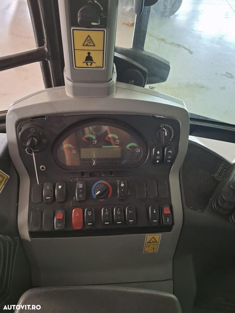 Caterpillar 432F2 - 5
