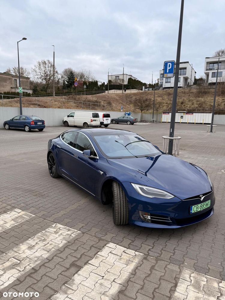 Tesla Model S Dual Motor Allradantrieb Performance - 4