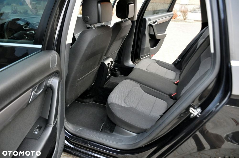 Volkswagen Passat - 20