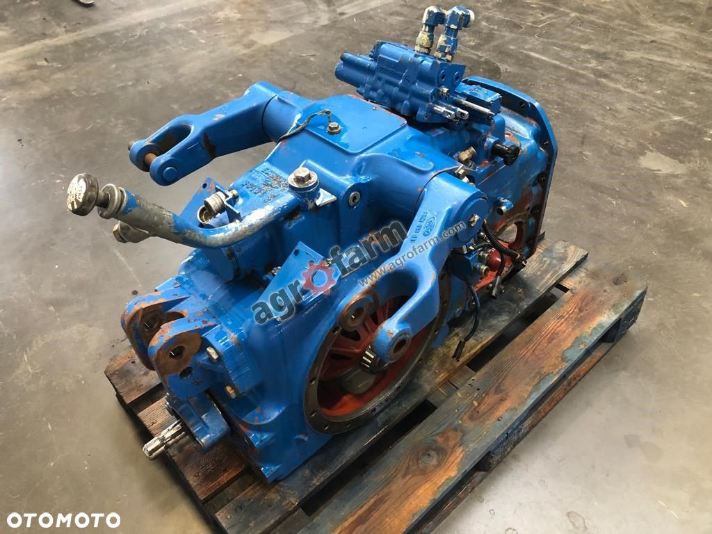 TYLNY MOST FORD 7840  E9NN4024HD - 1