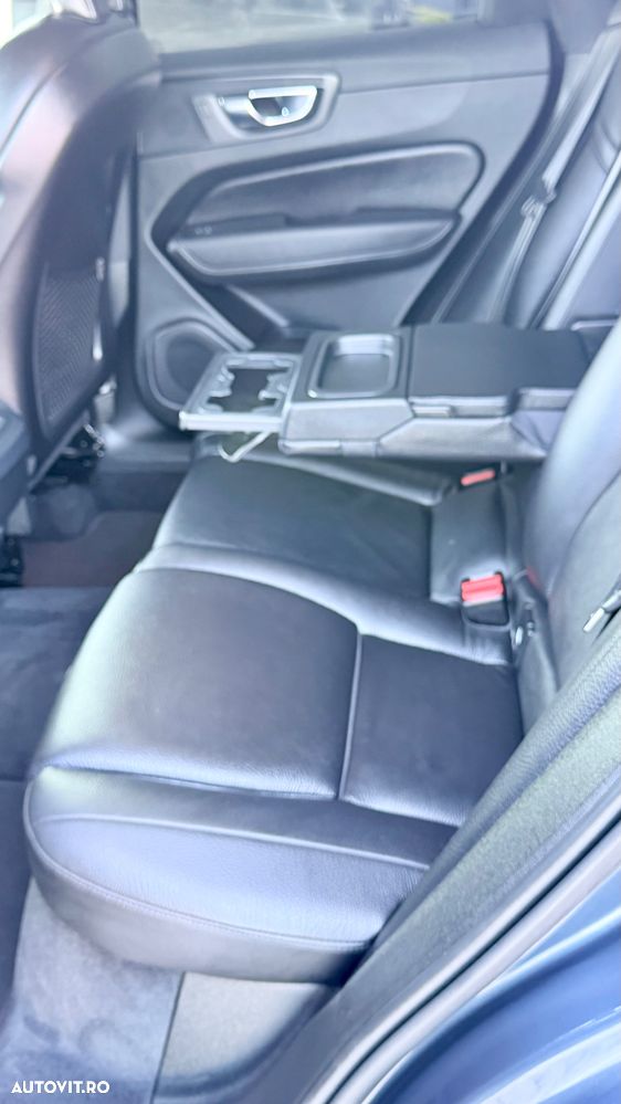 Volvo XC 60 B4 MHEV Inscription - 24