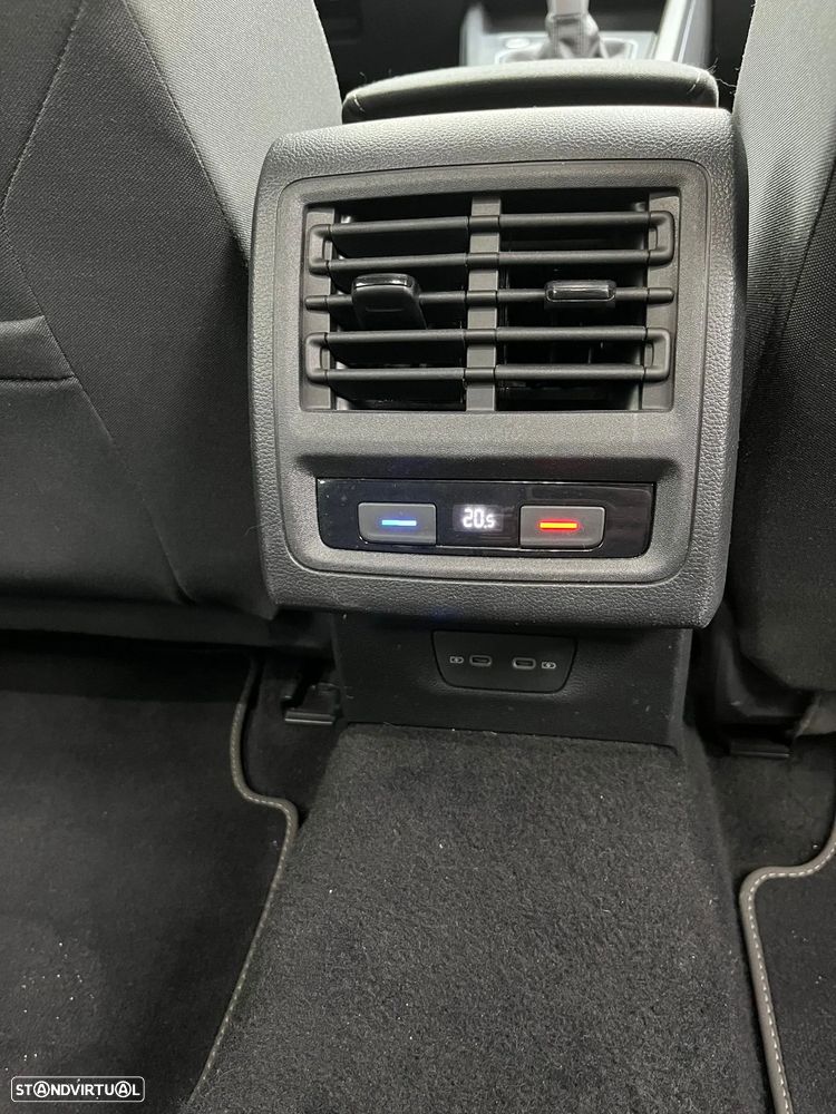 VW Golf Variant 2.0 TDi SCR Life - 12