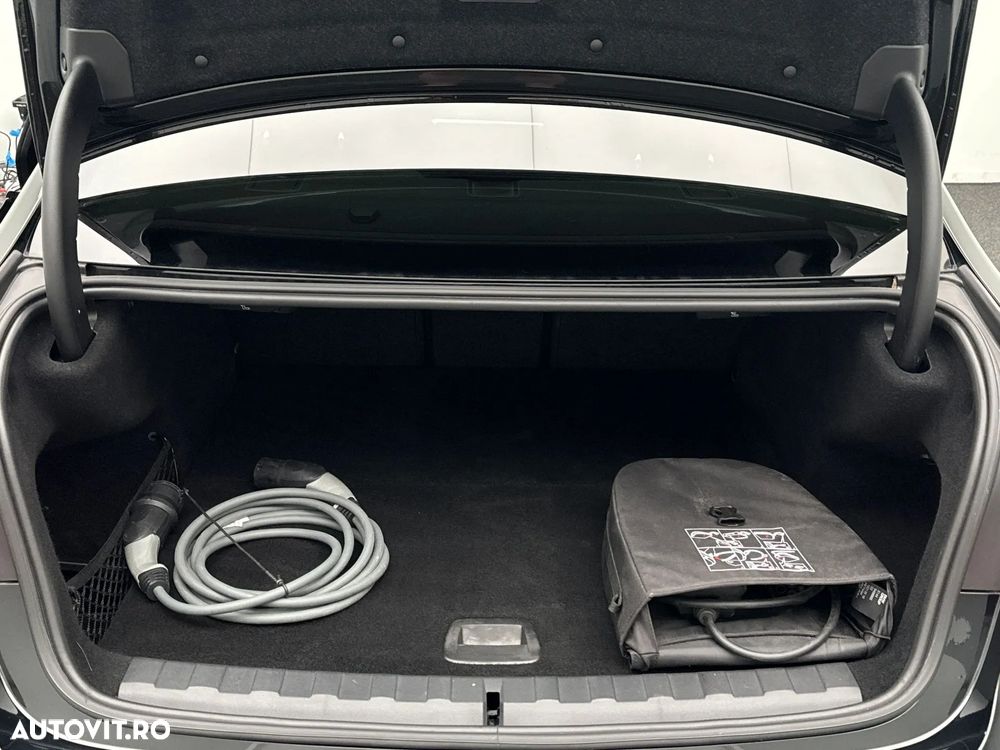 BMW Seria 3 330e AT PHEV - 11