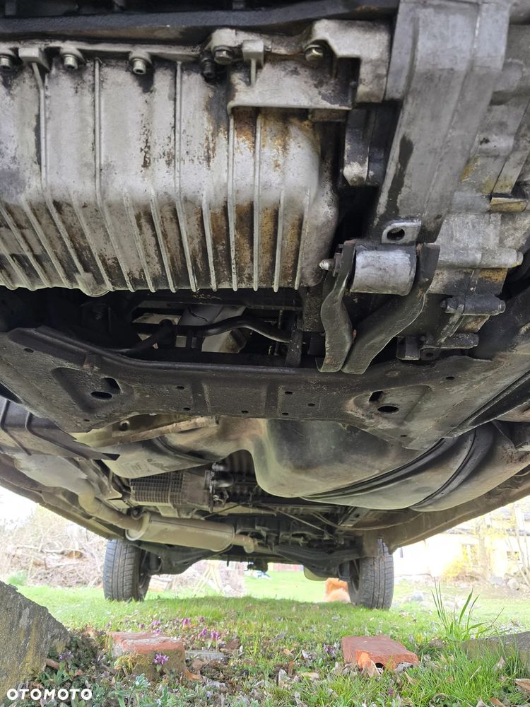 Volkswagen Caravelle Basis / CL - 24