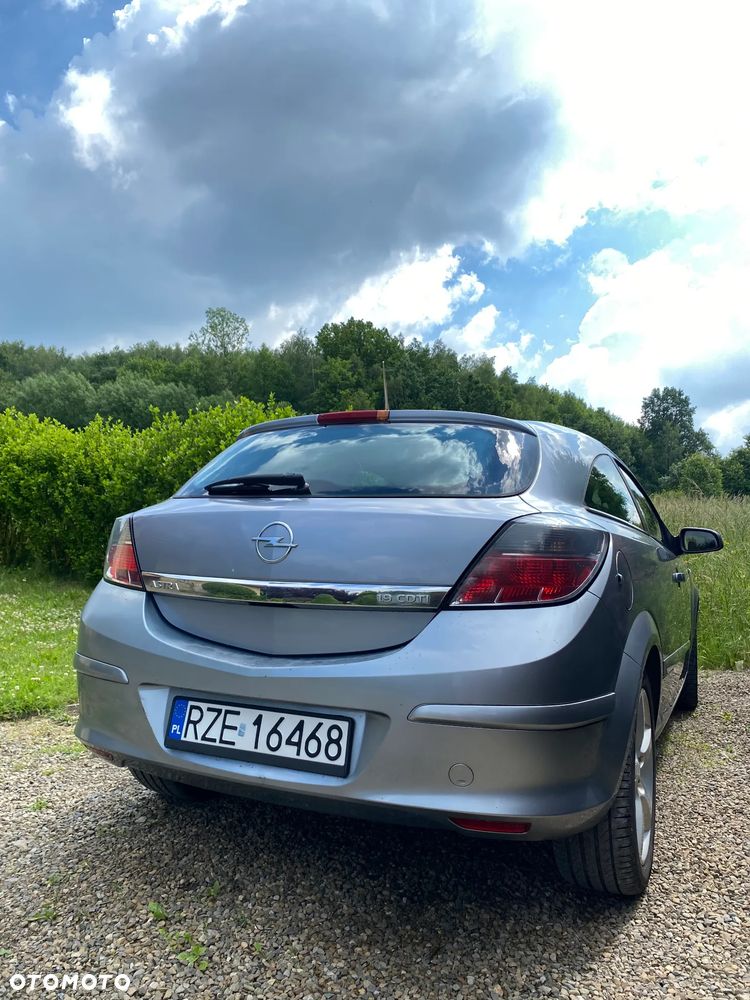 Opel Astra 1.9 CDTI DPF Cosmo - 13