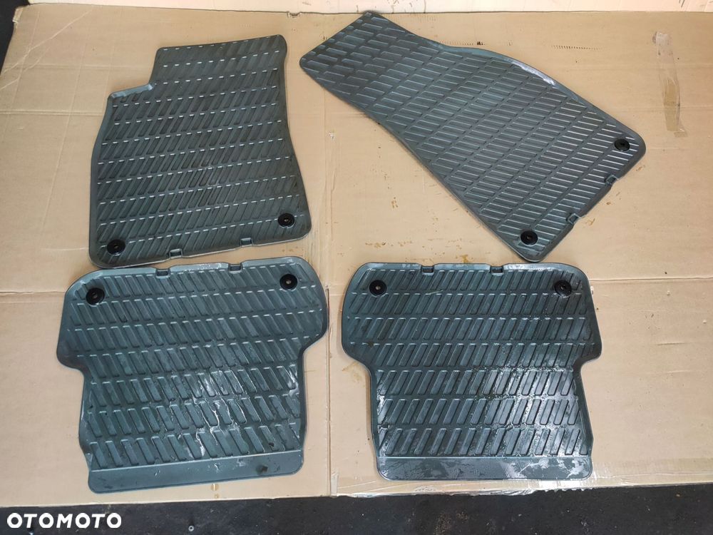 komplet dywaników gumowych audi a4 8e1061501 orginał szare - 2