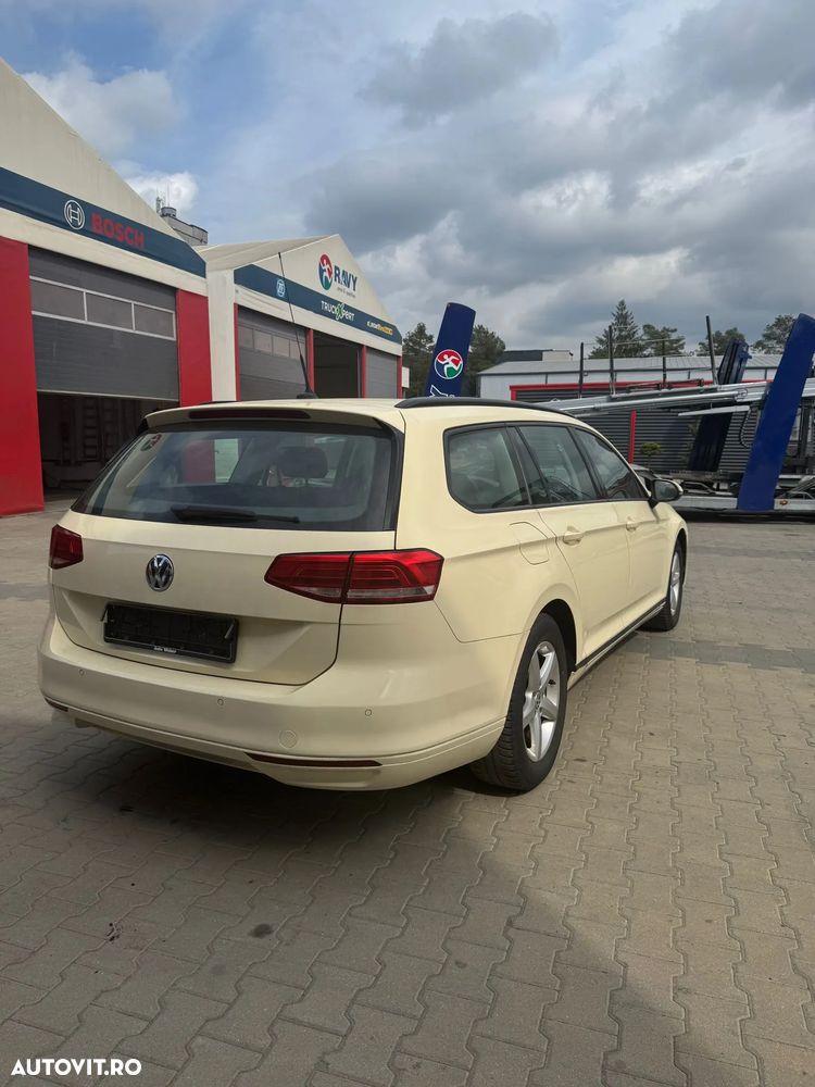 Volkswagen Passat 2.0 TDI (BlueMotion Technology) Comfortline - 13