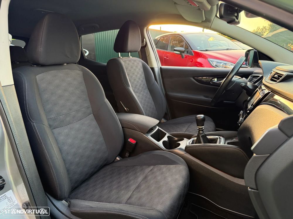 Nissan Qashqai 1.5 dCi N-Connecta - 26