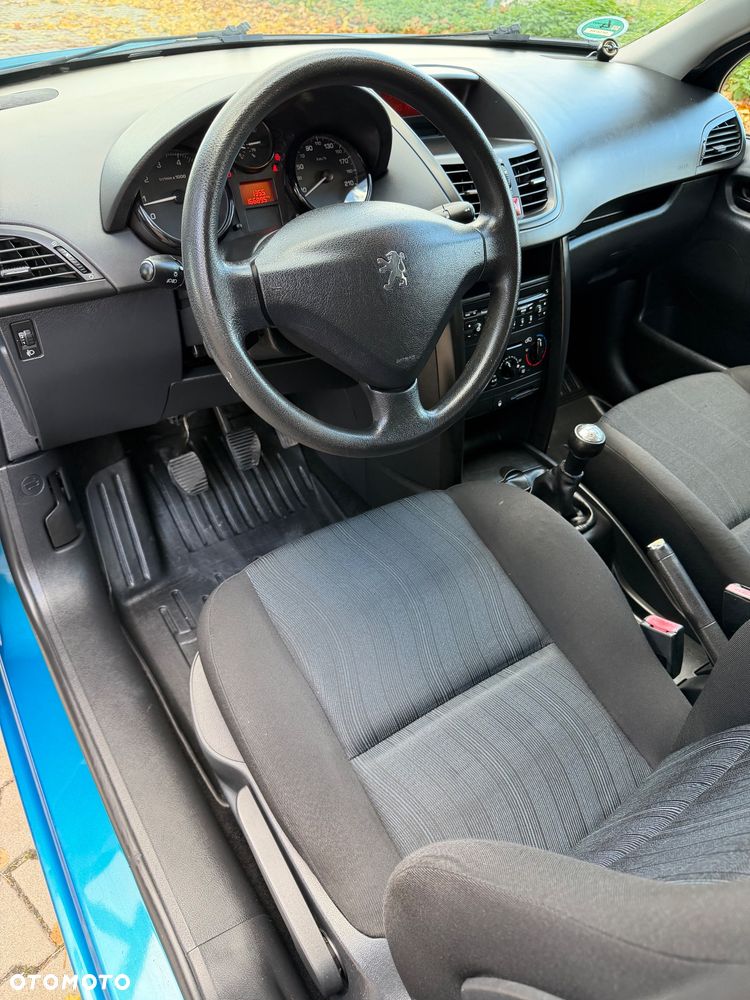 Peugeot 207 - 25