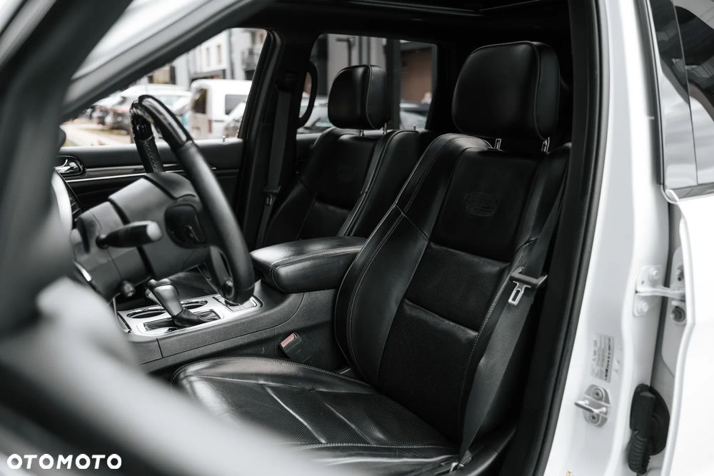 Jeep Grand Cherokee - 18