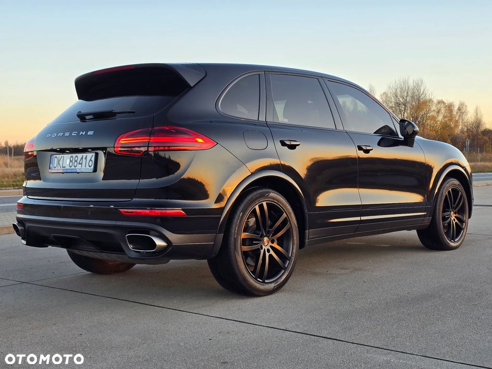 Porsche Cayenne - 2