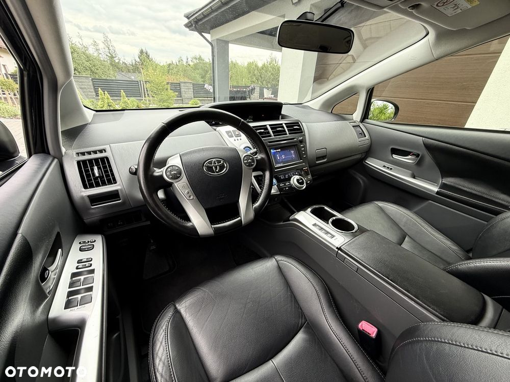 Toyota Prius+ (Hybrid) Executive - 16